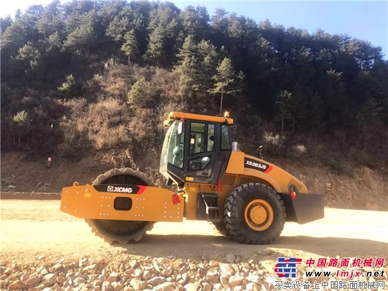 30kj冲击压路机参数30kj冲击压路机规格是怎样的(图1)